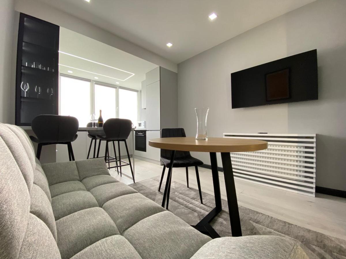 Minimalist Style Apartment With Best Location Chişinau Exteriör bild